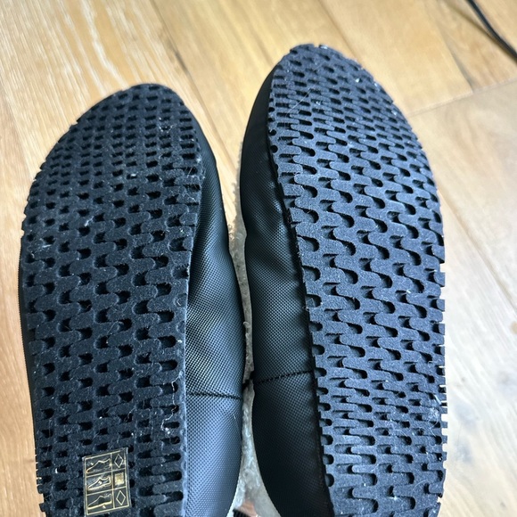 P448 White Fuzzy Slip-On Shoes - Picture 7 of 7